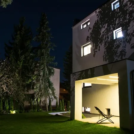 Butikowe Apartamenty, Zamkniety Parking, Ogrod, 2x Klimatyzacja, Ekspres Z Mlynkiem, Prywatne Wejscie Apartment
