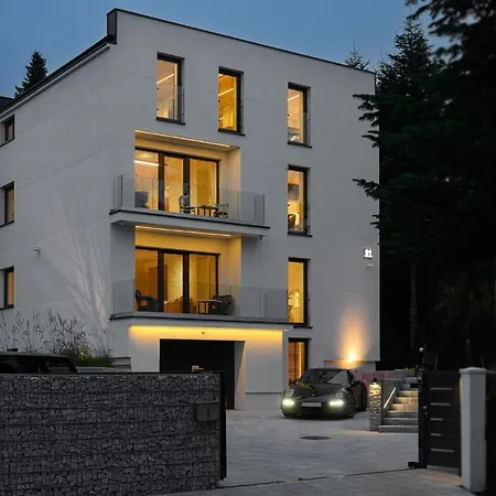 Z Klimatem, Ogrod, Parking *