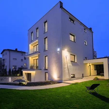 Z Klimatem, Ogrod, Parking *