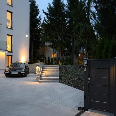 Butikowe Apartamenty, Zamkniety Parking, Ogrod, 2x Klimatyzacja, Ekspres Z Mlynkiem, Prywatne Wejscie Апартаменты