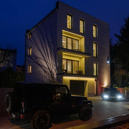 Butikowe Apartamenty, Zamkniety Parking, Ogrod, 2x Klimatyzacja, Ekspres Z Mlynkiem, Prywatne Wejscie Apartment