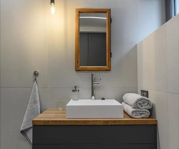 Z Klimatem, Ogrod, Parking